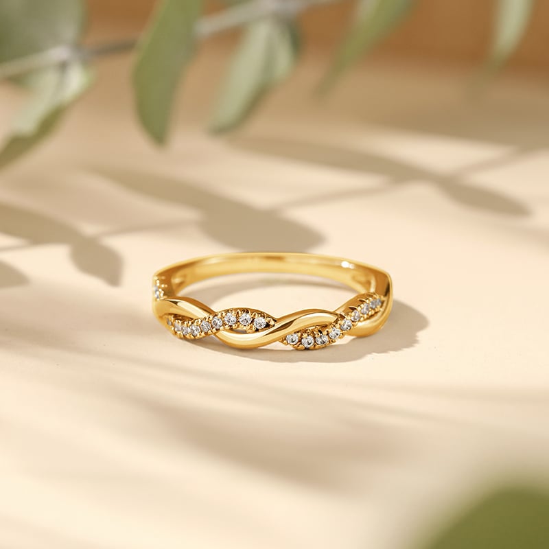 Jeulia Twist Round Cut Sterling Silver Band