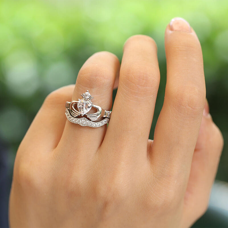 Jeulia Simple Crown Claddagh Sterling Silver Ring Set