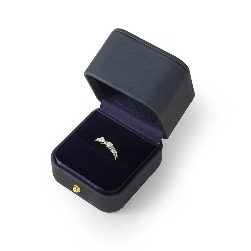 HeliRose Gorgeous Dark Blue Square Proposal Ring Box