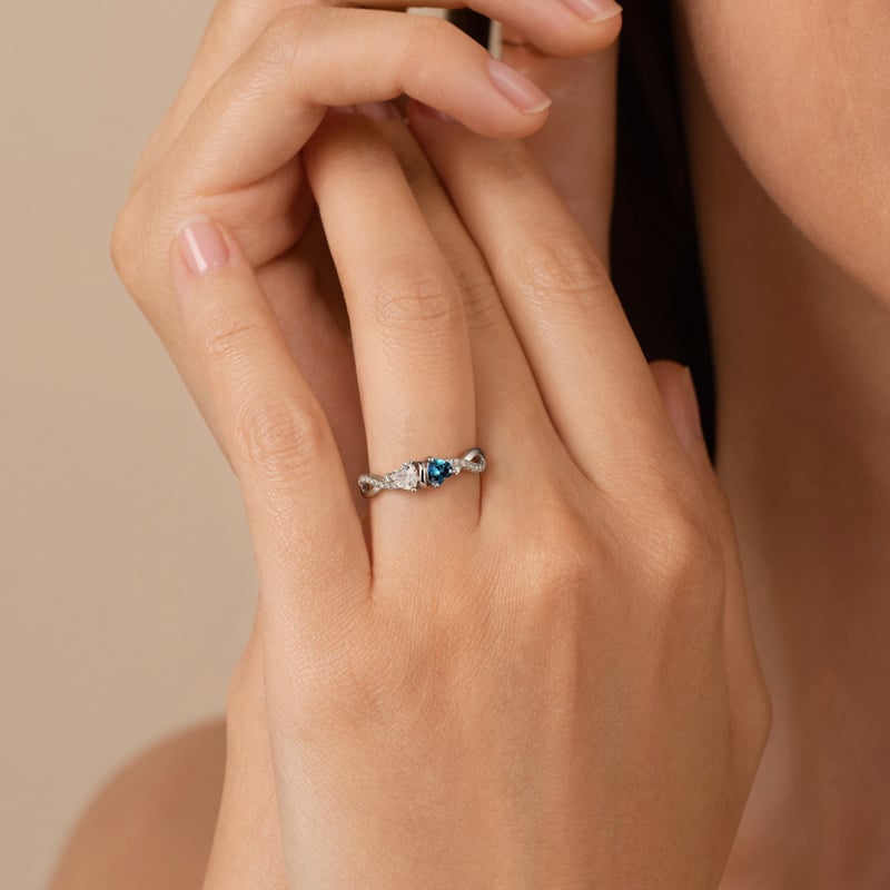 Jeulia Custom Twist Double Heart Birthstone Engagement Ring