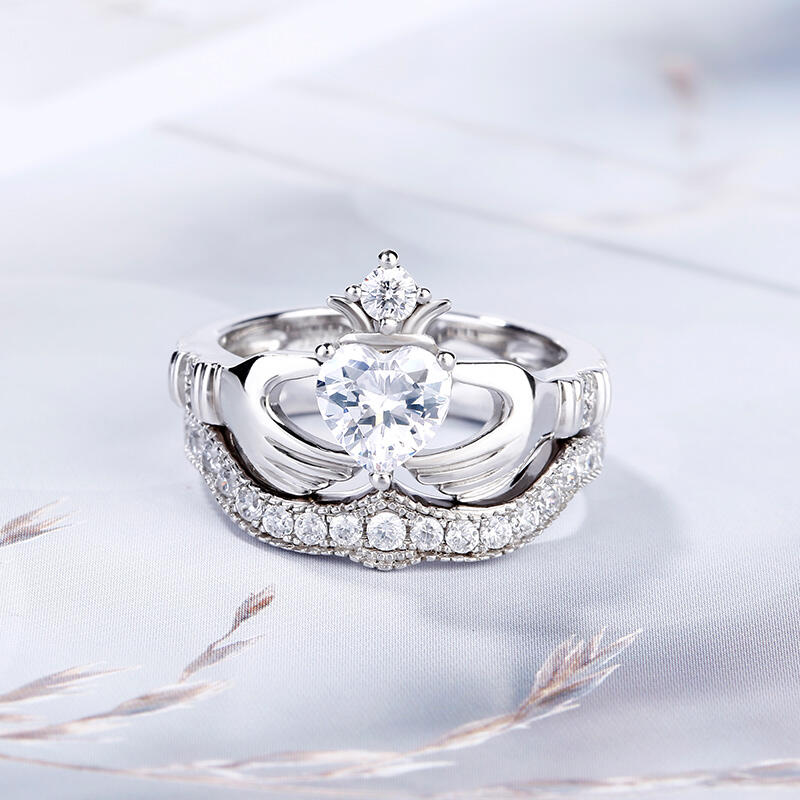 Jeulia Simple Crown Claddagh Sterling Silver Ring Set