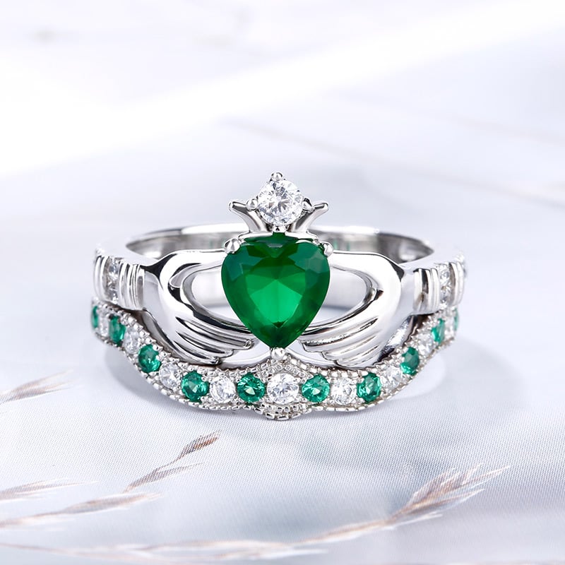 Jeulia Simple Crown Claddagh Sterling Silver Ring Set