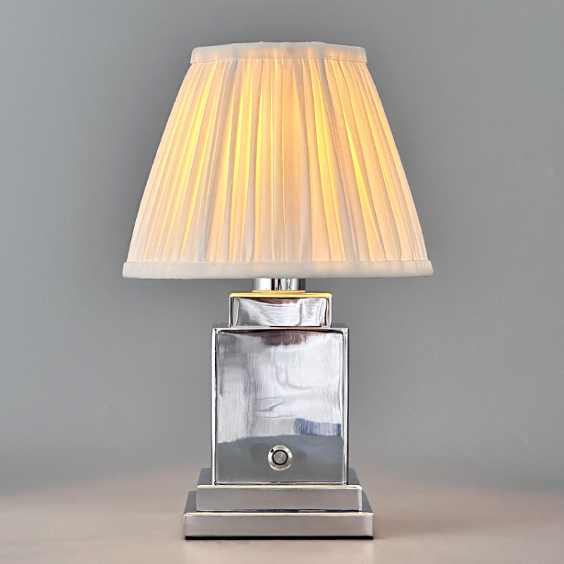 Rechargeable desk lamp