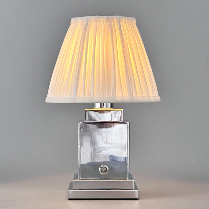 Rechargeable desk lamp