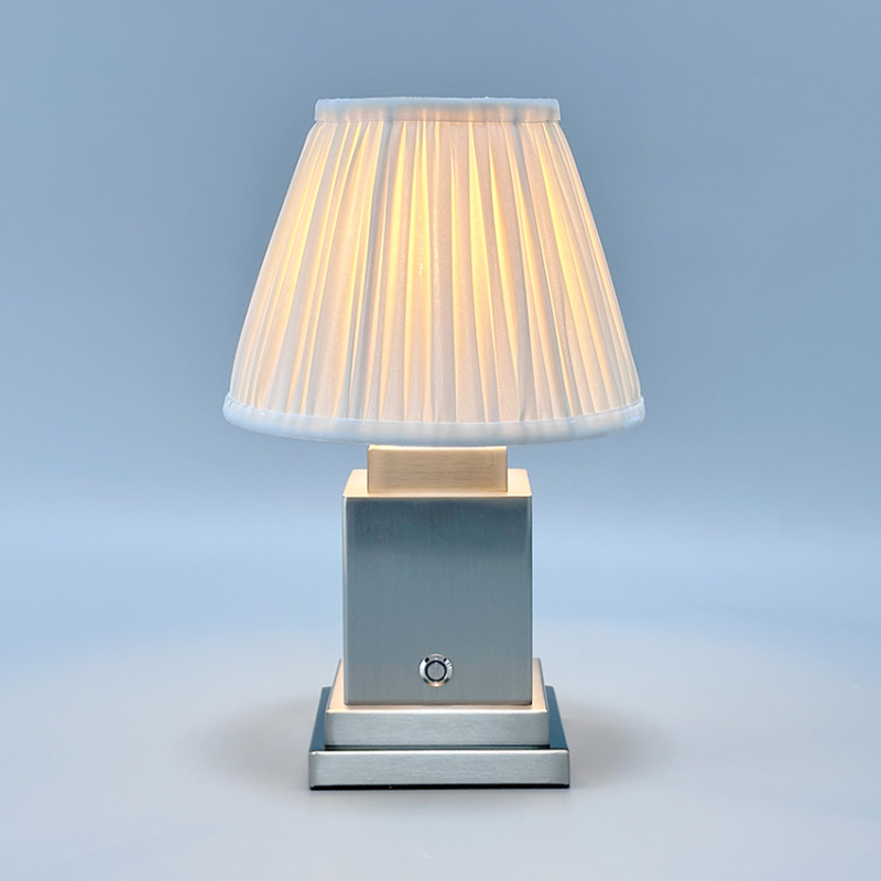 Rechargeable desk lamp