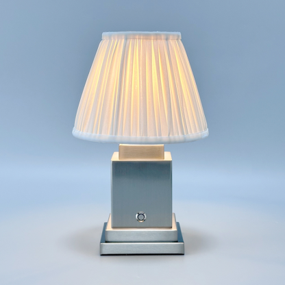 Rechargeable desk lamp