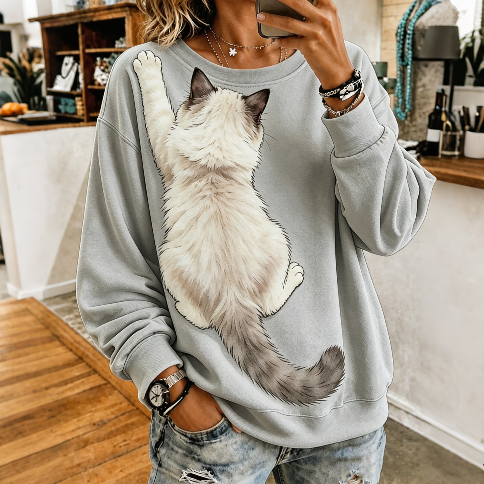 Women’s Realistic 3d Fluffy Back View Ragdoll Cat Clinging Cat Print Crewneck Sweatshirt
