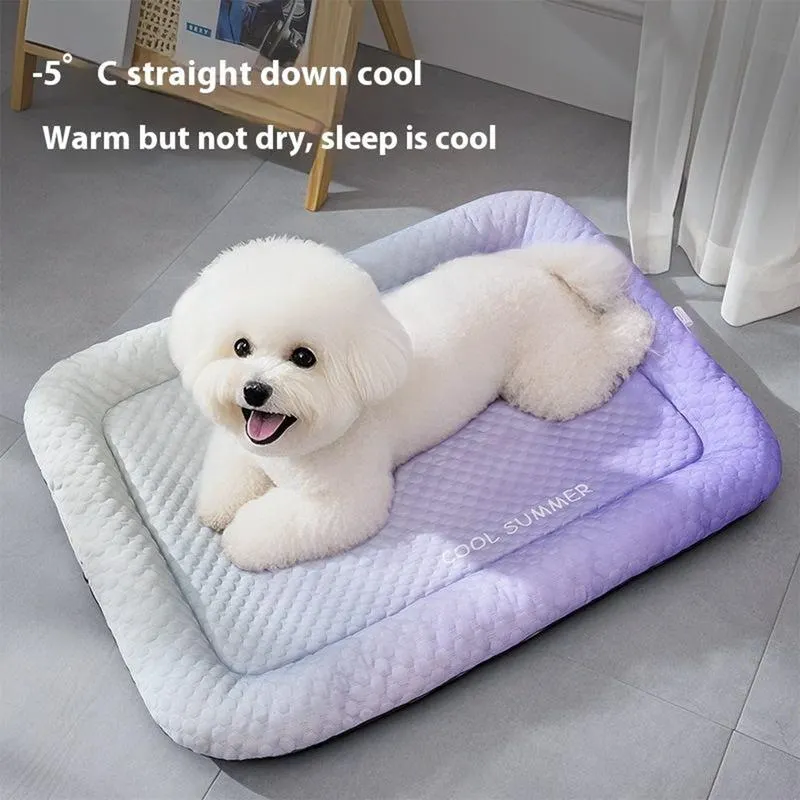 🔥Letný výpredaj 50% ZĽAVA🧊❄️Chladiaca podložka pre psy a mačky🐶🐱Prirodzene chladiaca podložka z ľadového hodvábu • Priedušná, mäkká a umývateľná 🌿 Na podlahu, gauč a do auta🐾