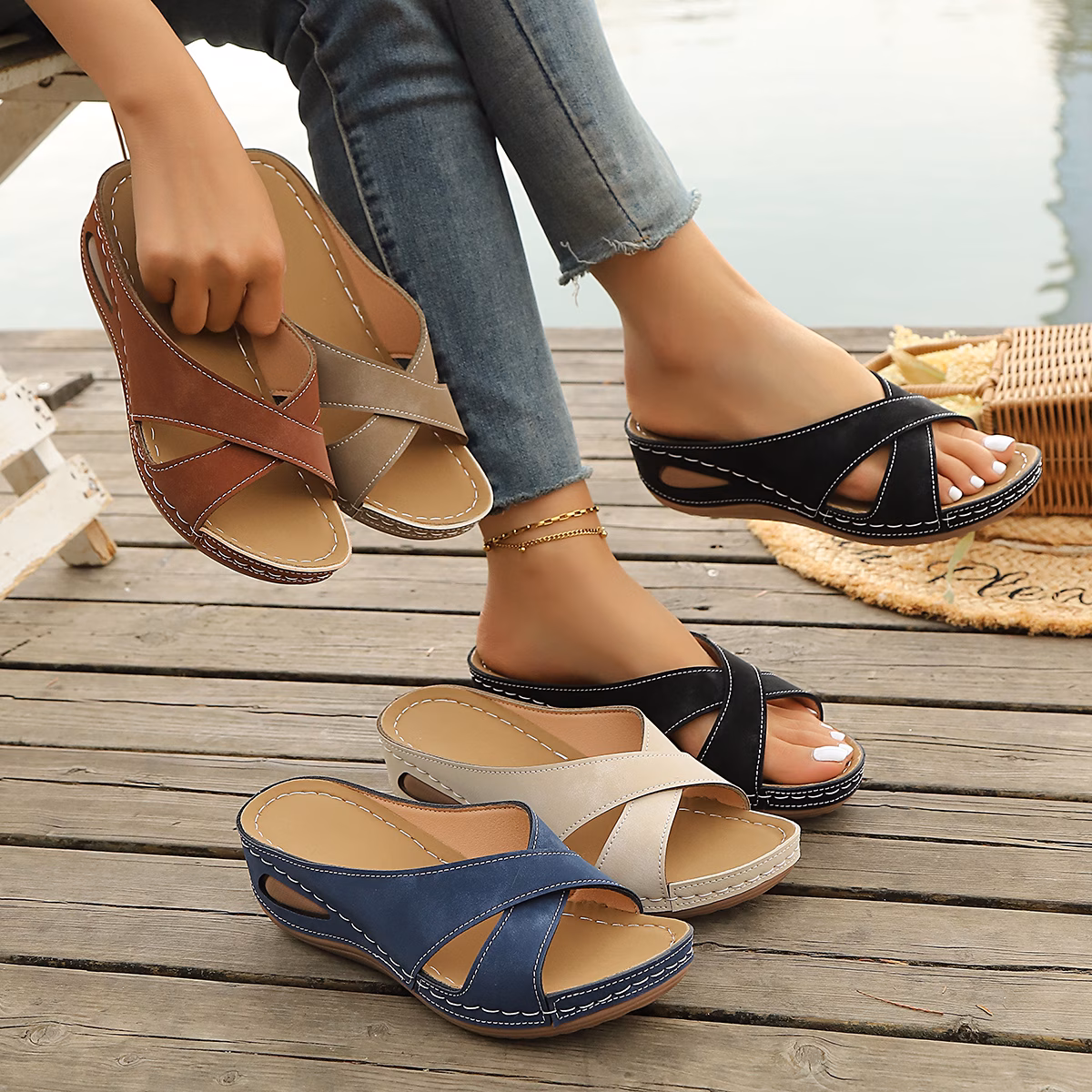 🔥Trending Now: Women's Thick Sole Platform Slippers – Light & Airy Comfort