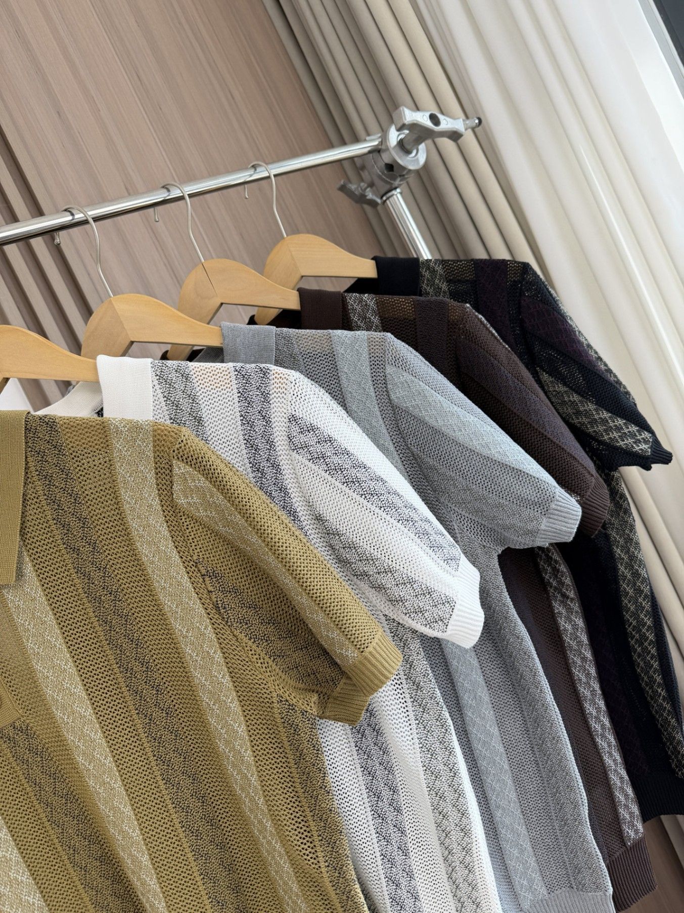 Men’s Old-Money Style Cool-Touch Mesh Knit Shirt