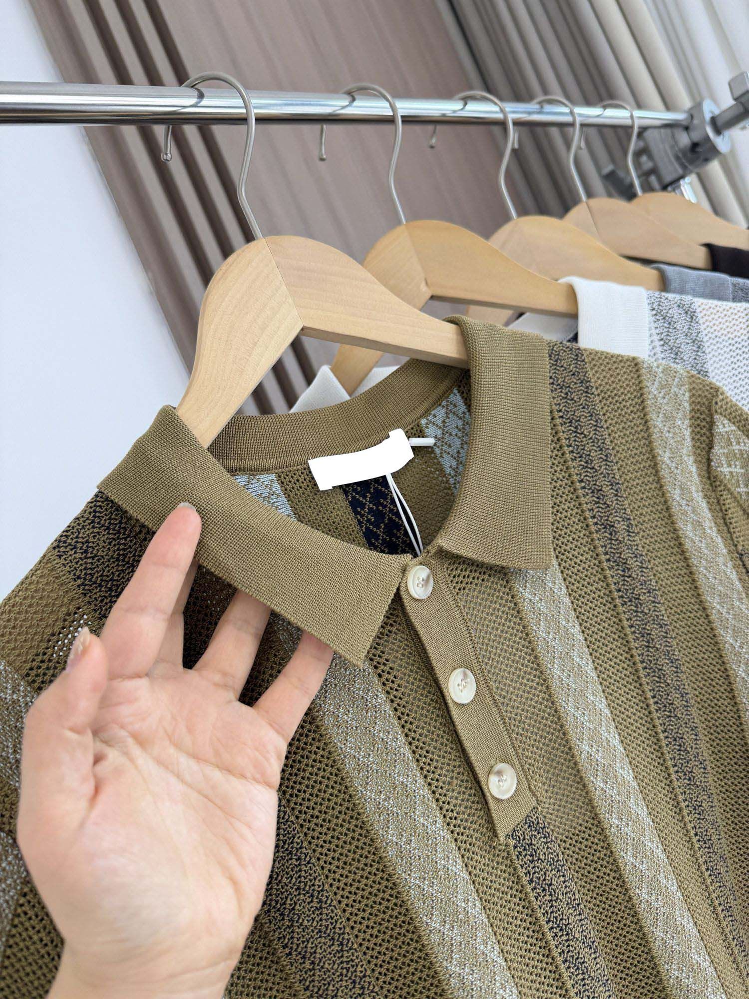 Men’s Old-Money Style Cool-Touch Mesh Knit Shirt