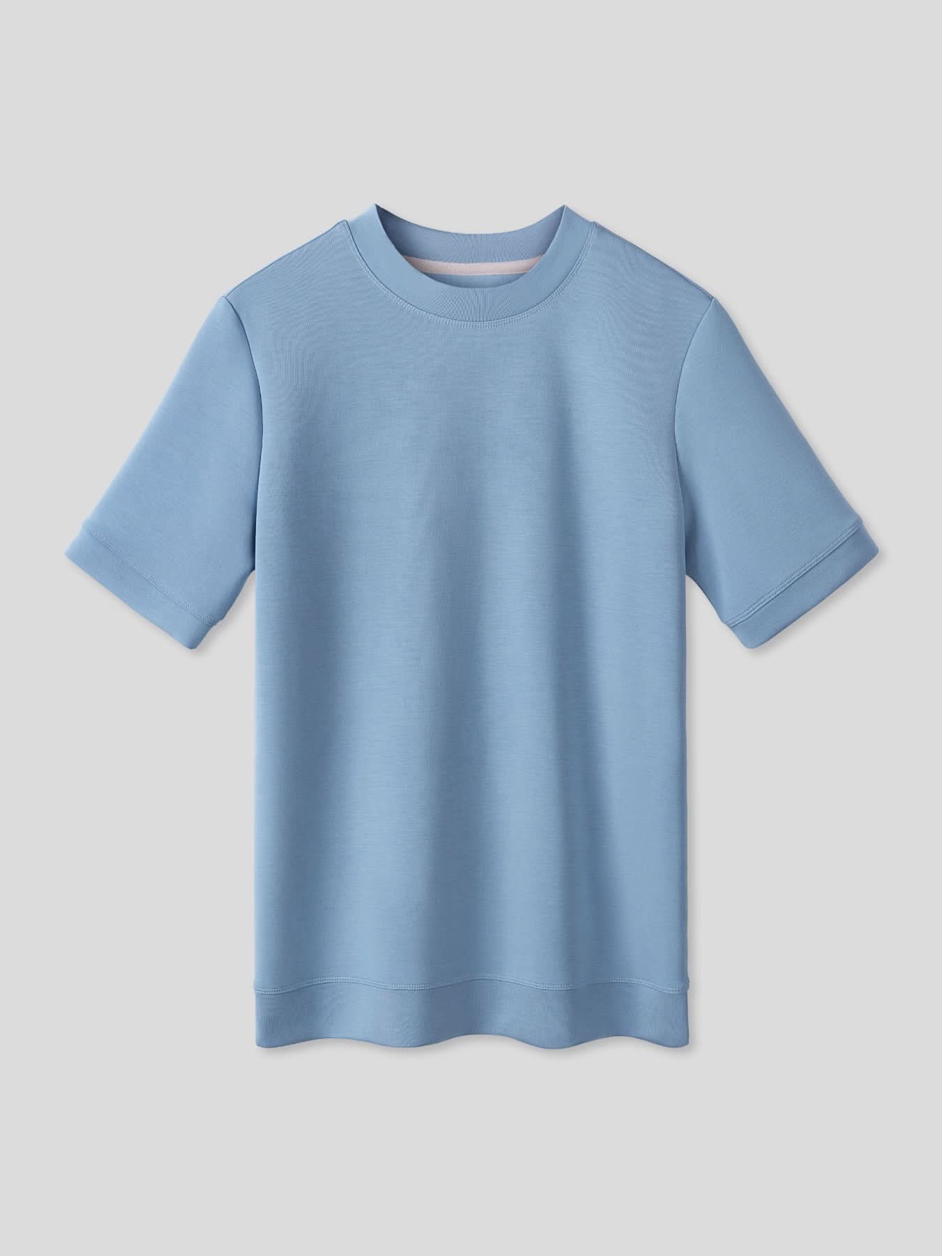 Modal Blend de manga corta Tee:de corte entallado