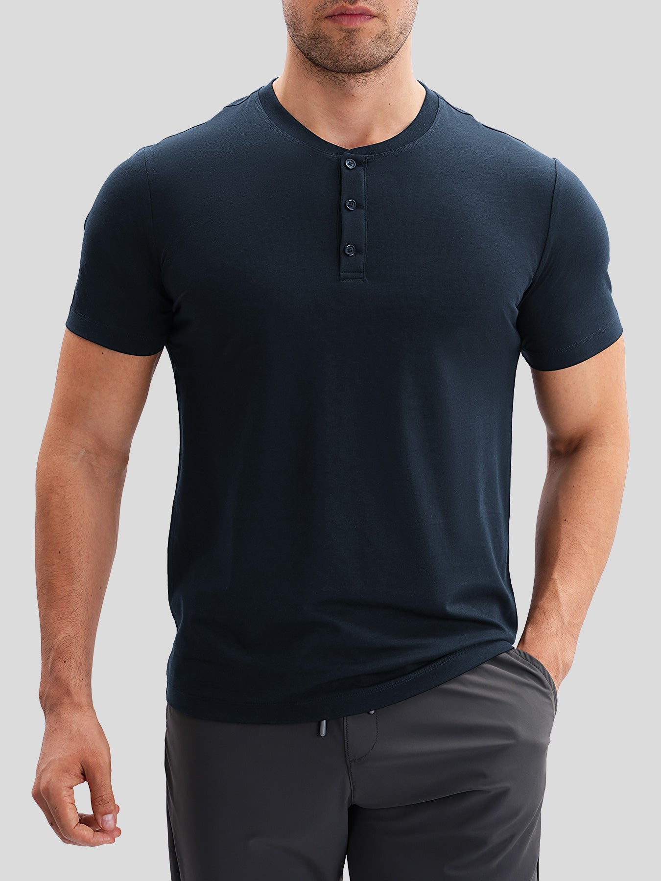Camisa StayCool 2.0 de corte entallado Henley