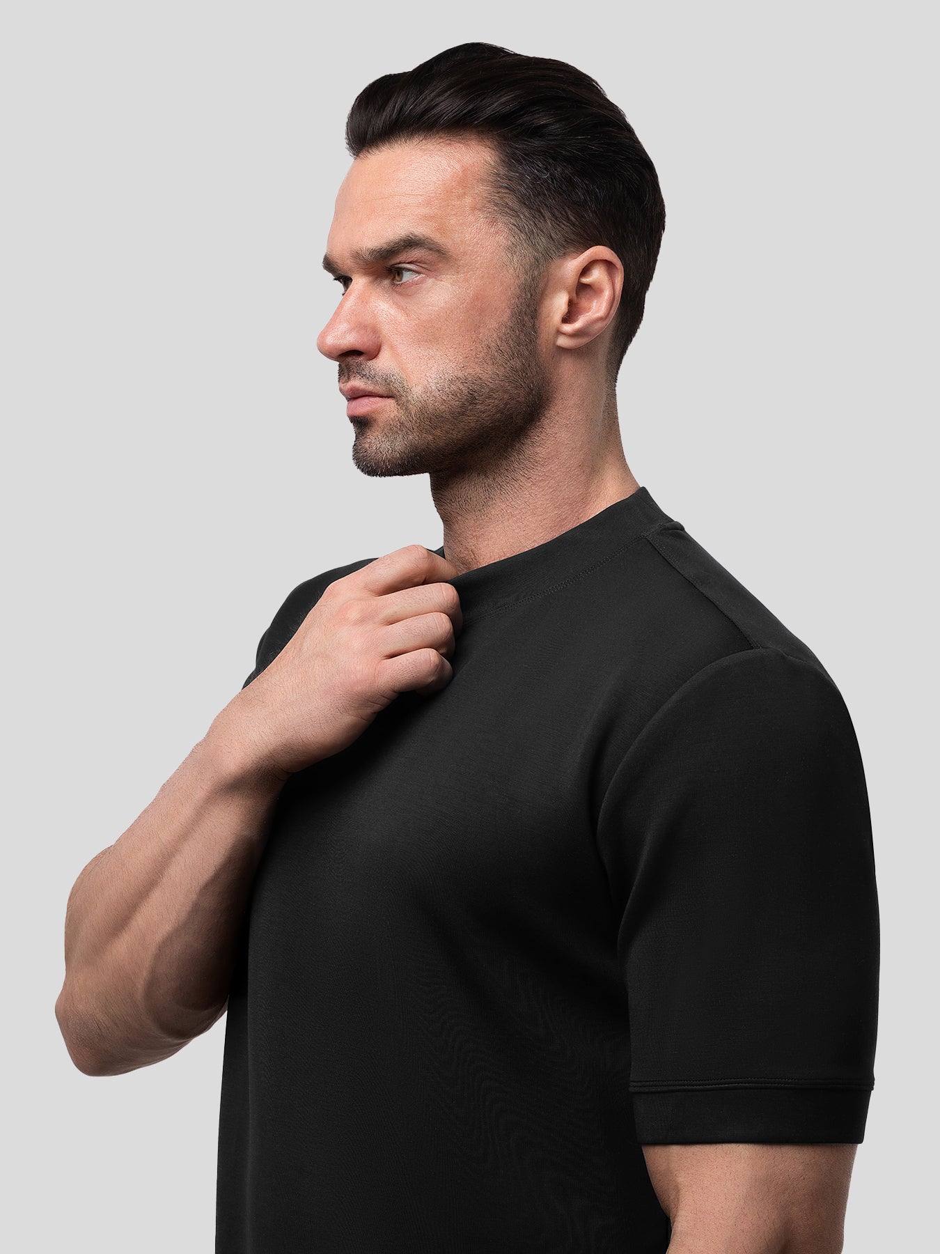 Modal Blend de manga corta Tee:de corte entallado
