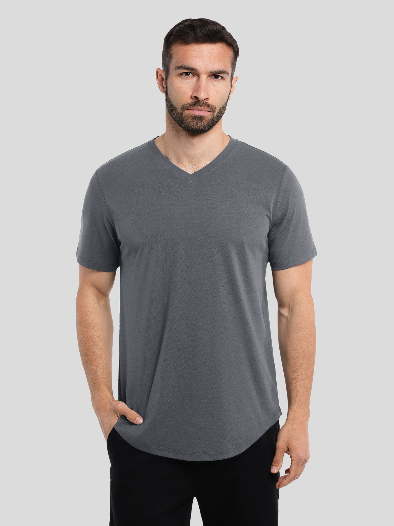 StayCool 2.0 V-neck Elongated Tee: de corte entallado