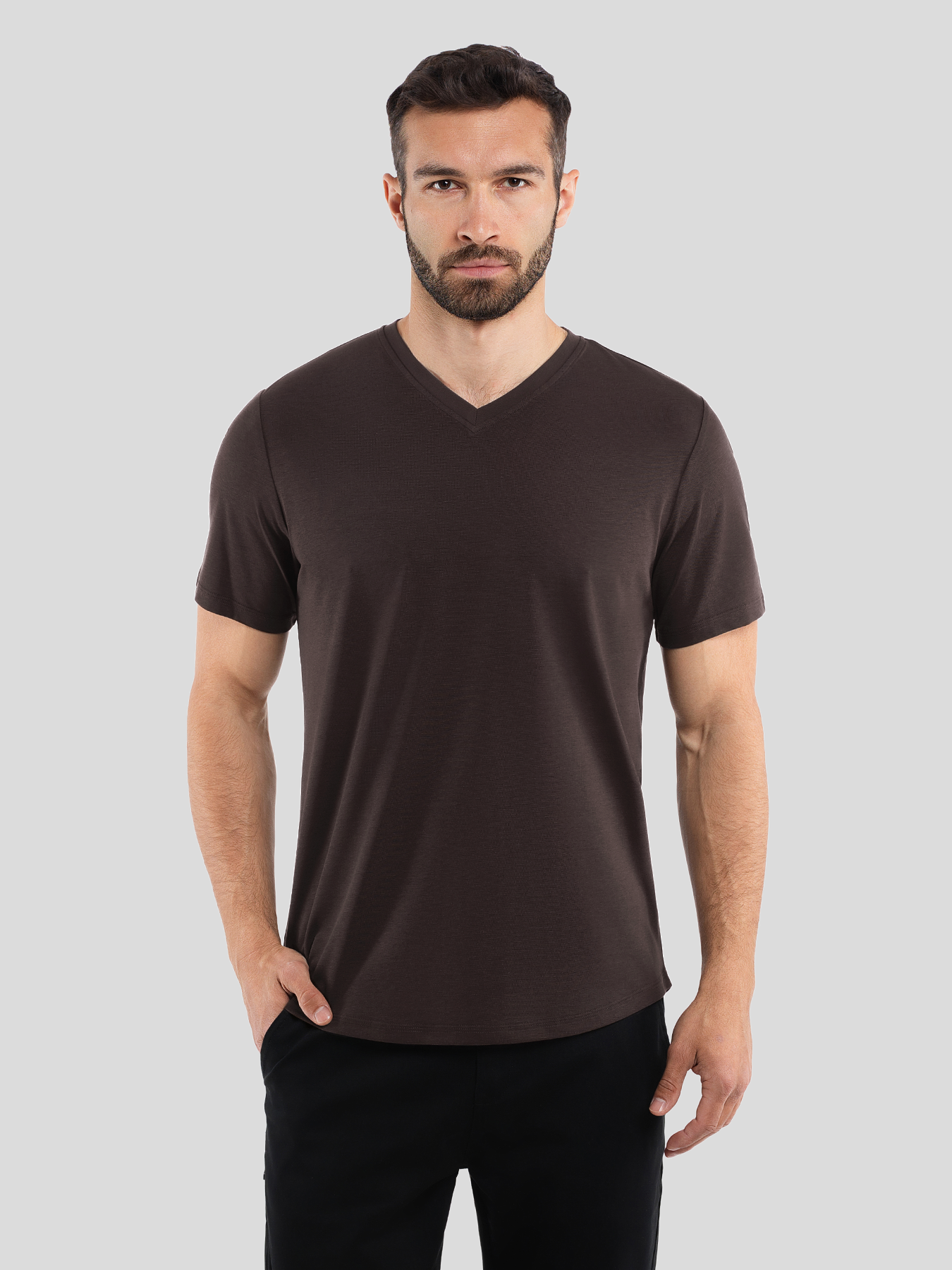 StayCool 2.0 V-neck Curve-Hem Tee: de corte entallado