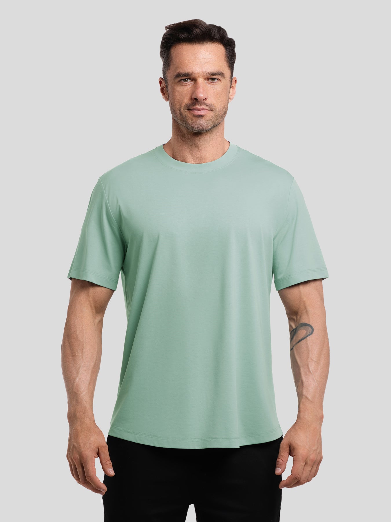 StayCool 2.0 clásico Fit Curve-Hem Tee: 2024 New Colors