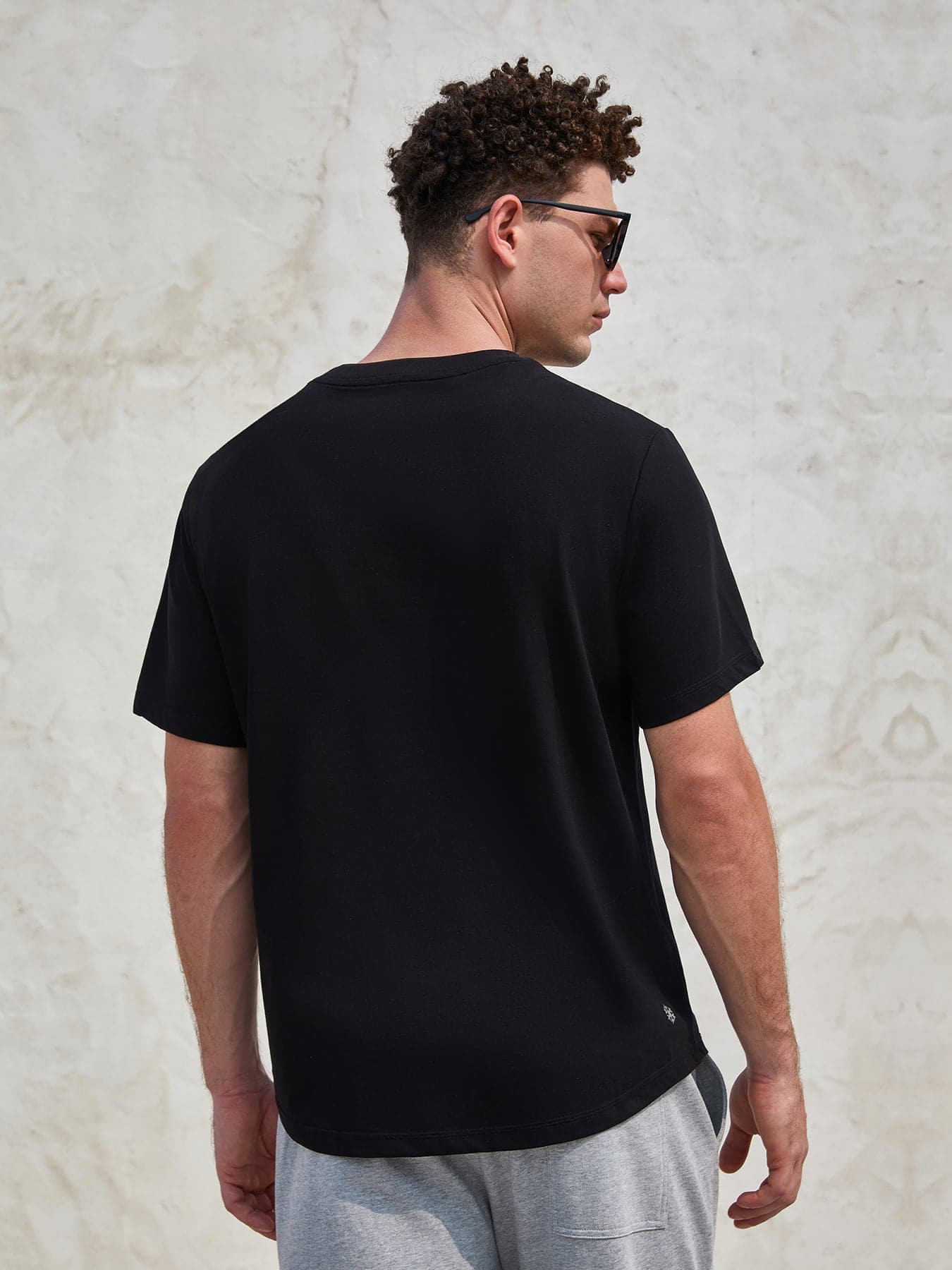 StayCool 2.0 Curve-Hem Tee: clásico Fit