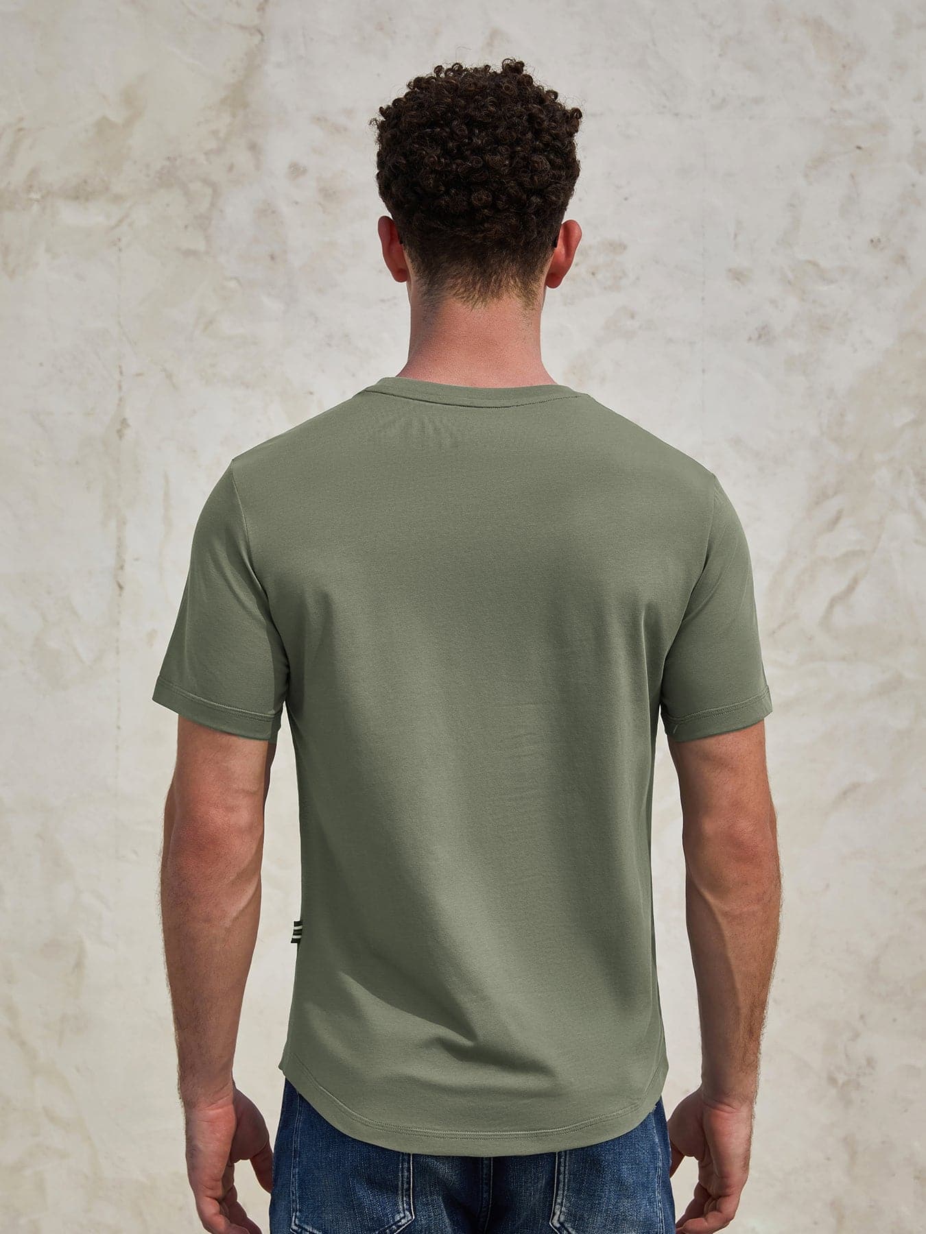 StayCool 2.0 Curve-Hem Tee: clásico Fit