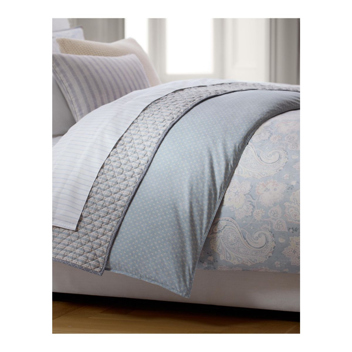 Leigh Paisley Queen Duvet Cover Set - 2