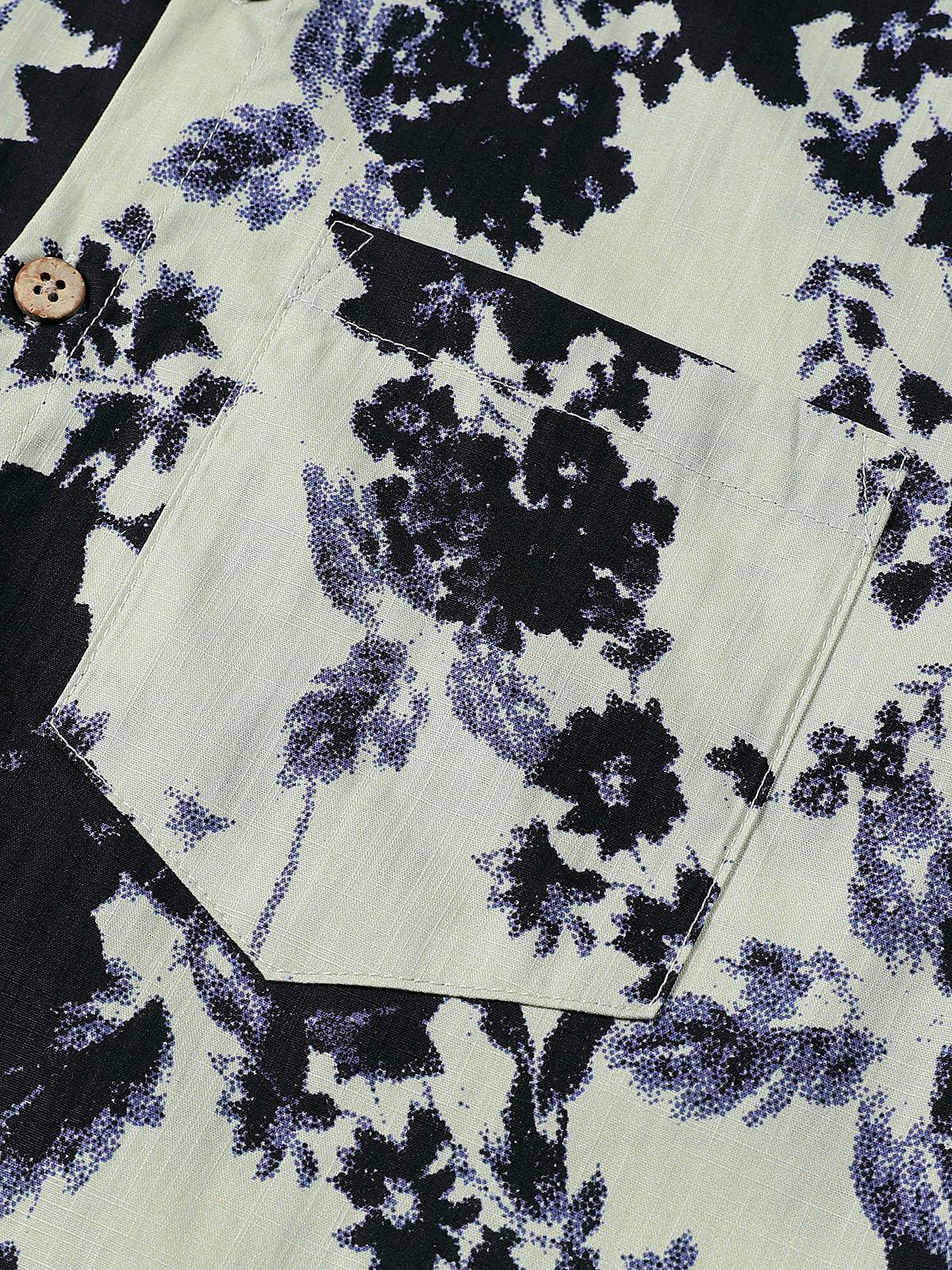 De manga corta Ink Wash floral de algodón Resorcamiseta para hombre