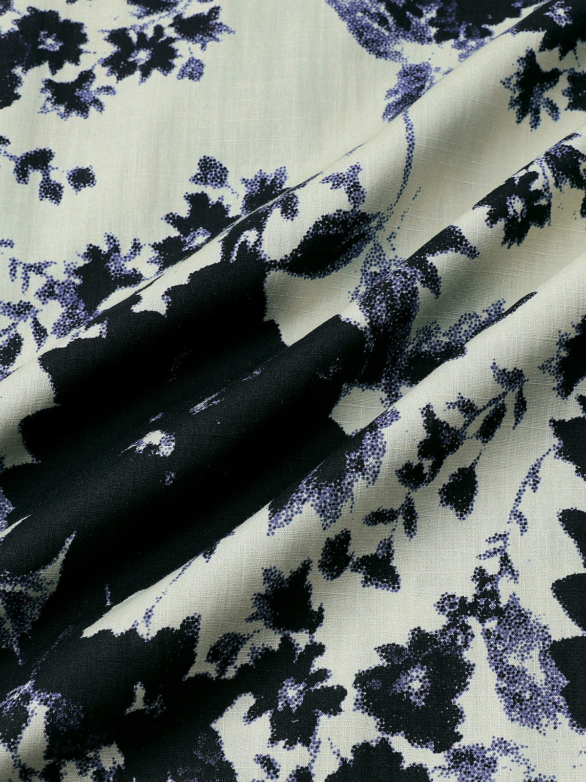 De manga corta Ink Wash floral de algodón Resorcamiseta para hombre