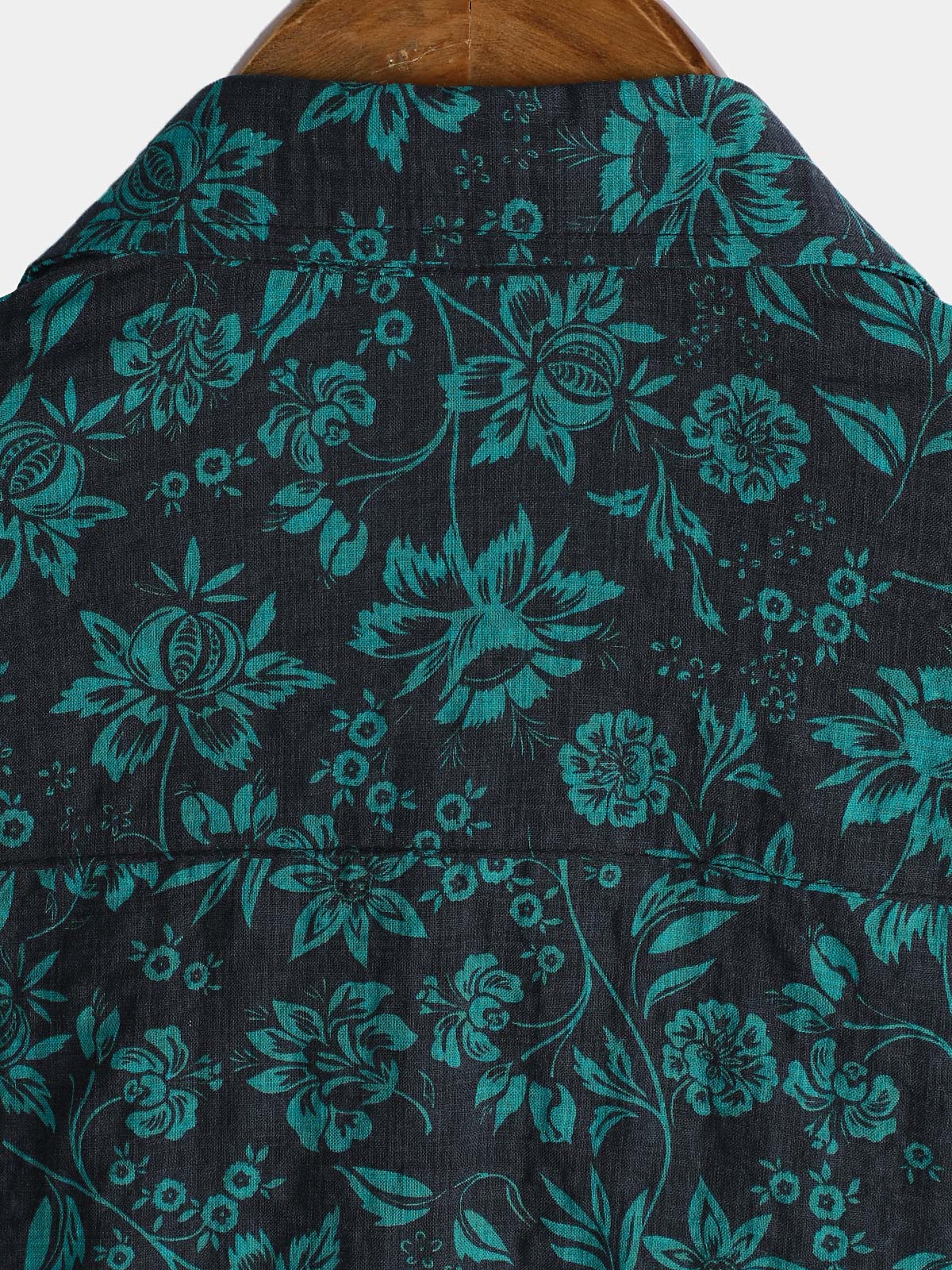 Tropical Botanical estampado de manga corta con botones Vacation Resorcamiseta para hombre
