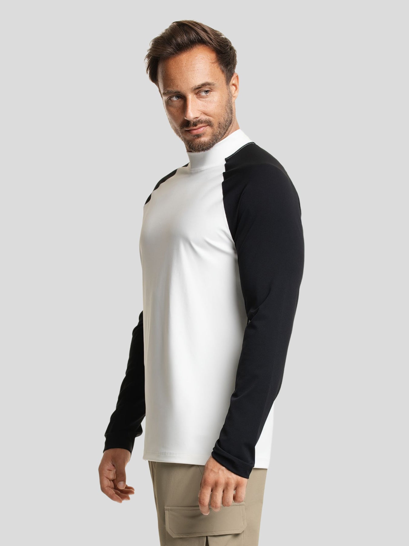 SmoothBlend Contract Color Mock Neck de manga larga Tee