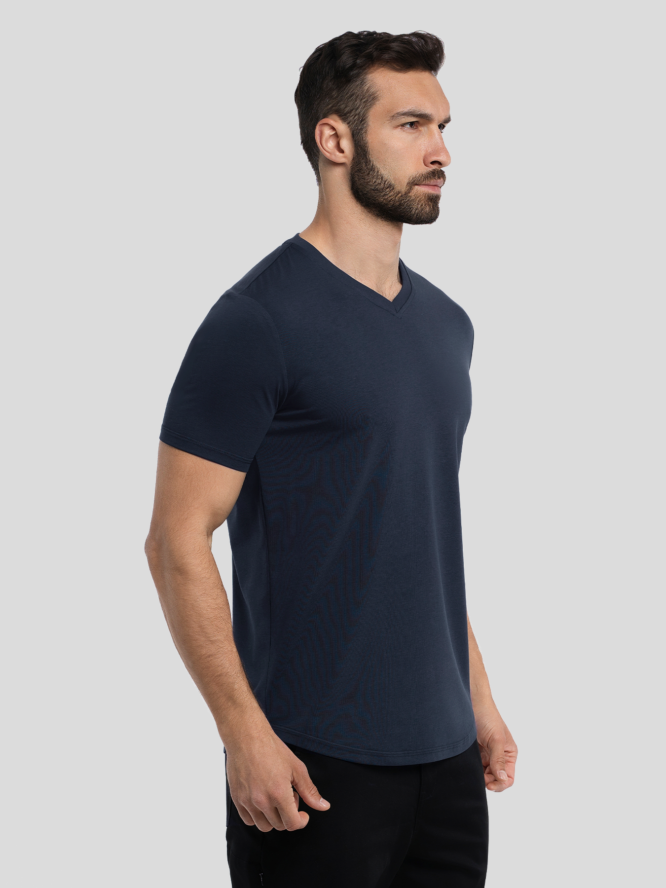 StayCool 2.0 V-neck Curve-Hem Tee: de corte entallado