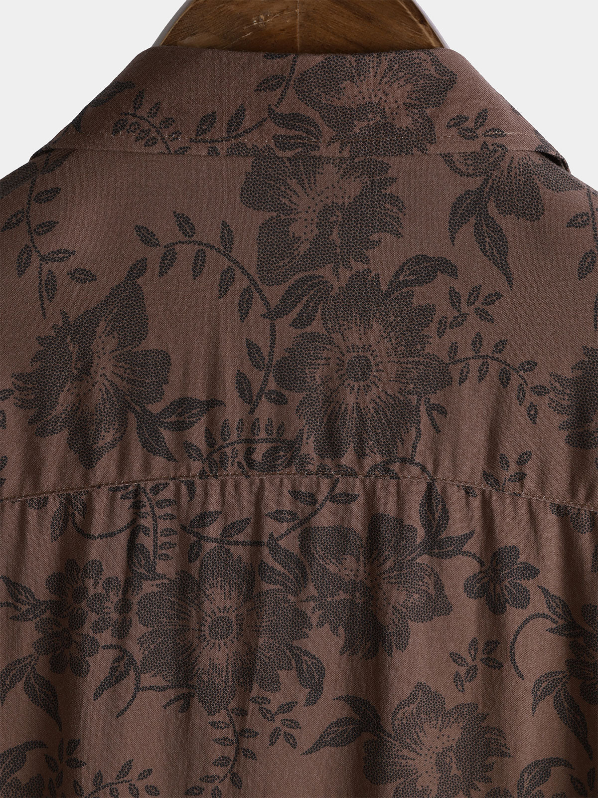 Camisa retro Brown floral Holiday Wear de manga corta para hombre
