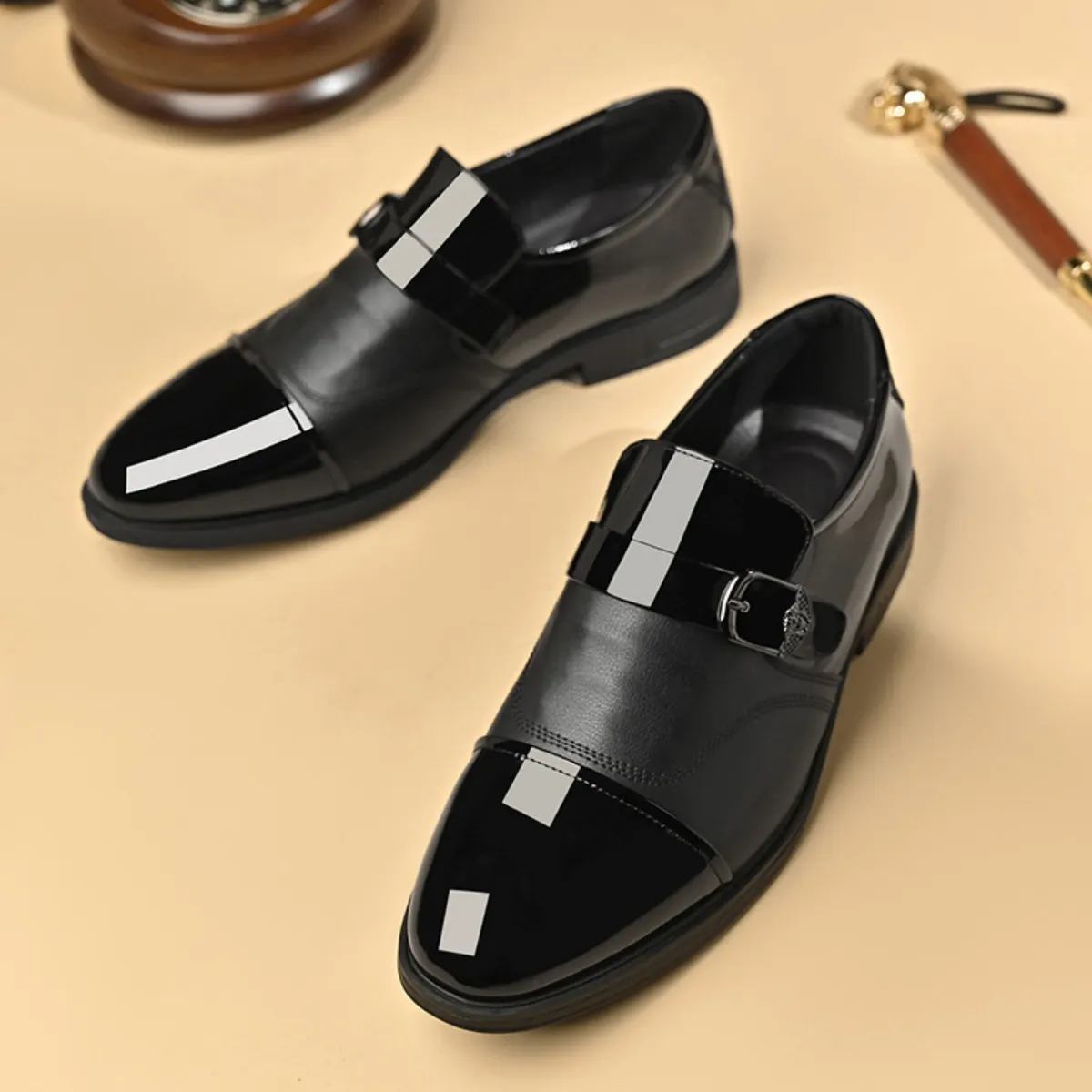 para hombre ejecutivo Patent Leather Shine Cap Toe Metal Buckle Slip On Monk mocasines Dress zapatos