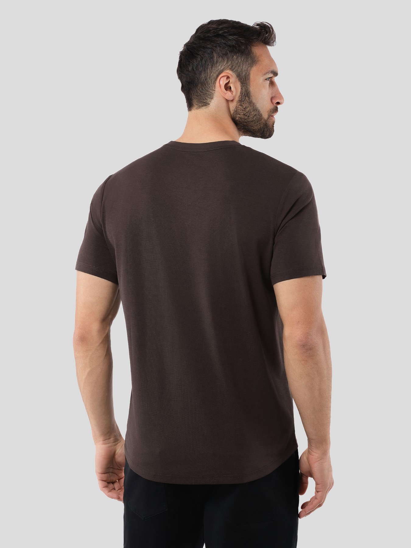 StayCool 2.0 V-neck Curve-Hem Tee: de corte entallado