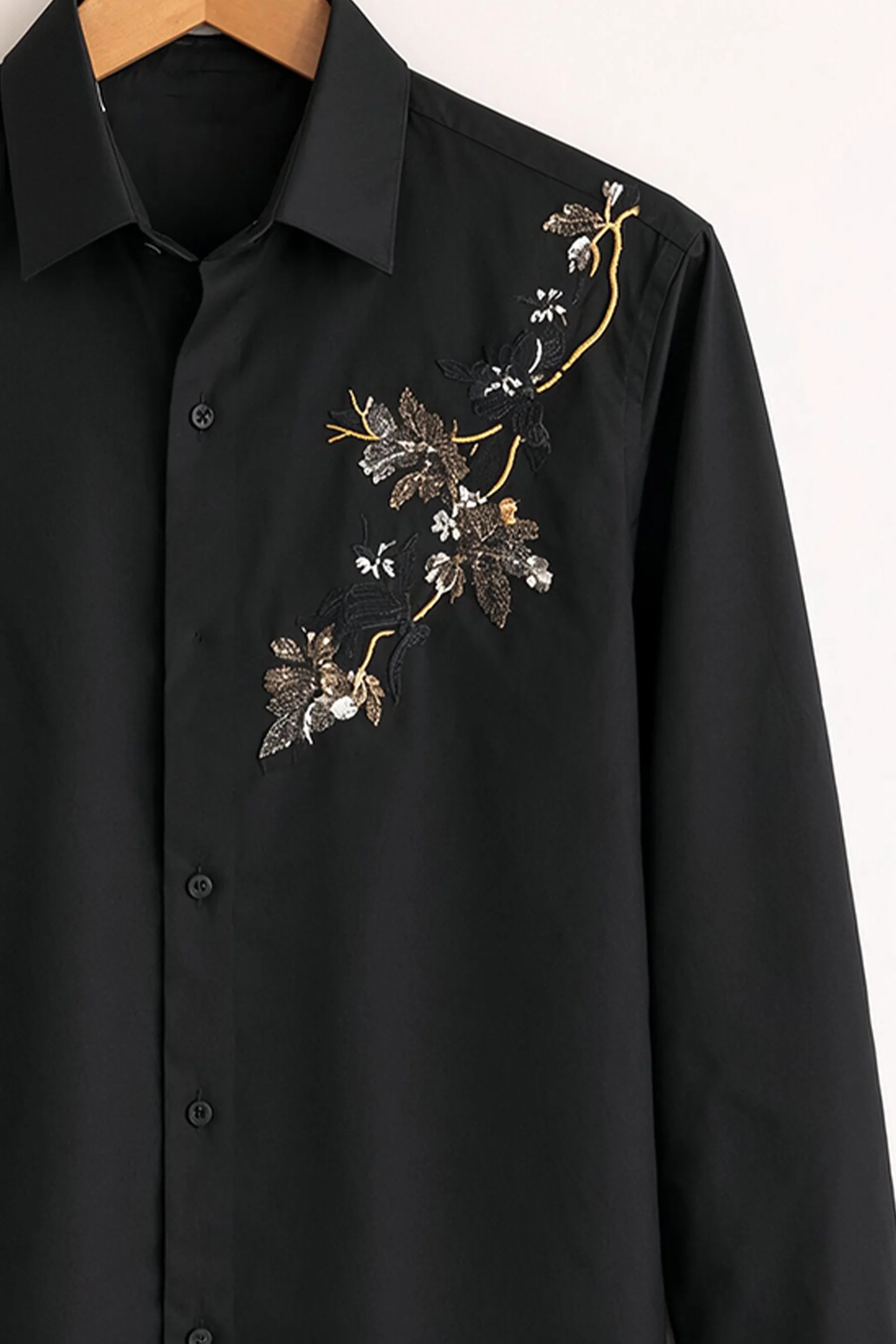 Bordado floral Accencamiseta – Black