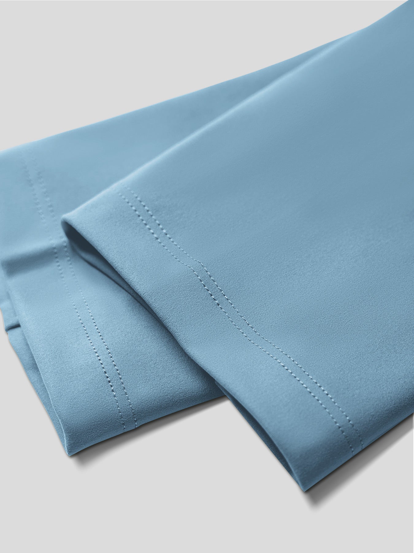 SmoothBlend de corte entallado Half Zip Mock Neck Tee: Zip Contrast Color