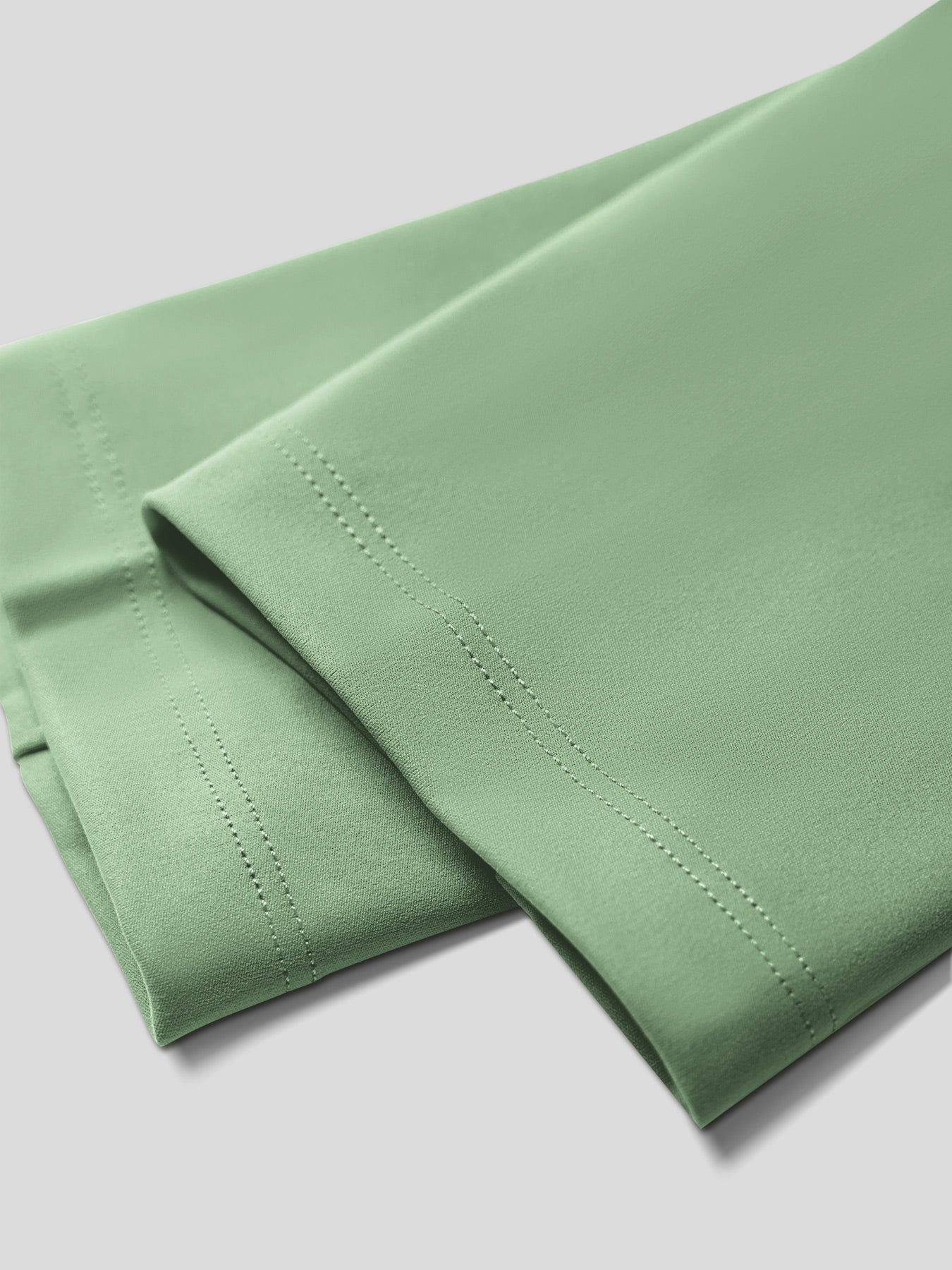 SmoothBlend de corte entallado Half Zip Mock Neck Tee: Zip Contrast Color