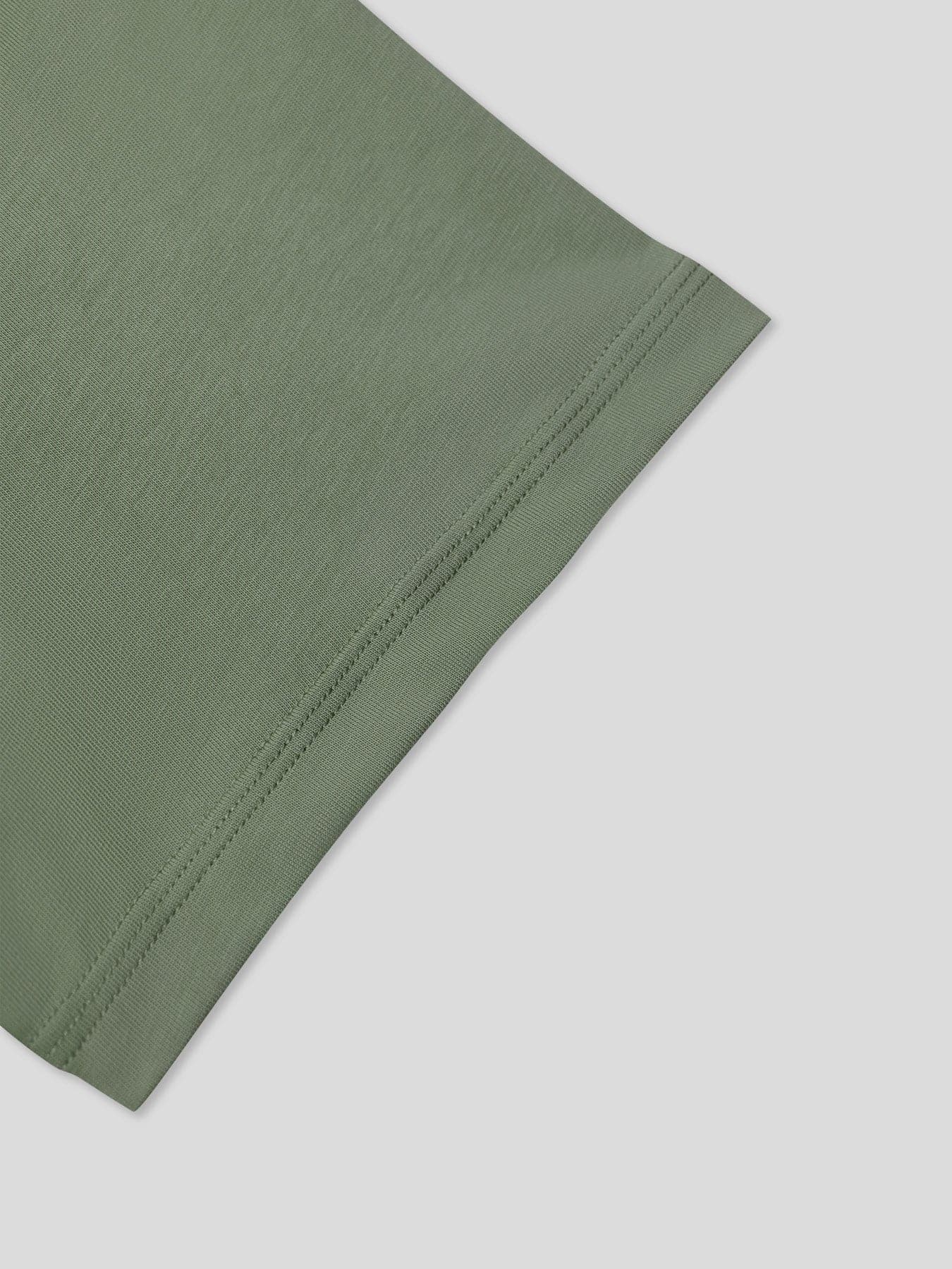 StayCool 2.0 de corte entallado Split-Hem Tee