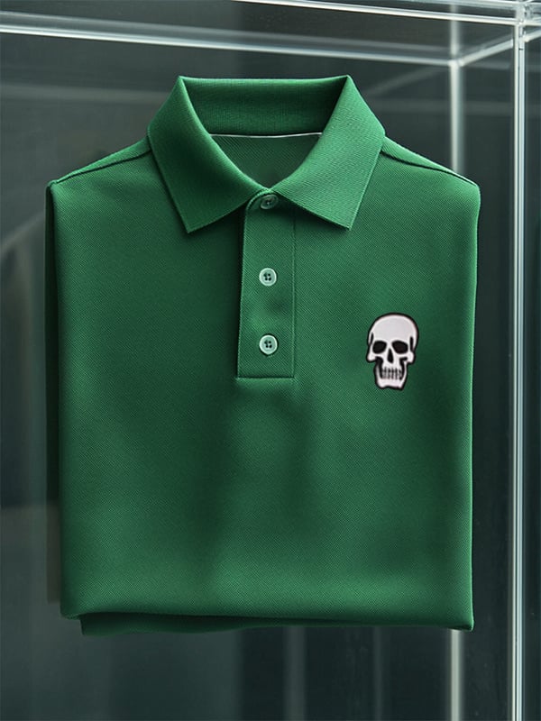 Camisa polo ejecutivo de color sólido Skull estampado de manga corta para hombre