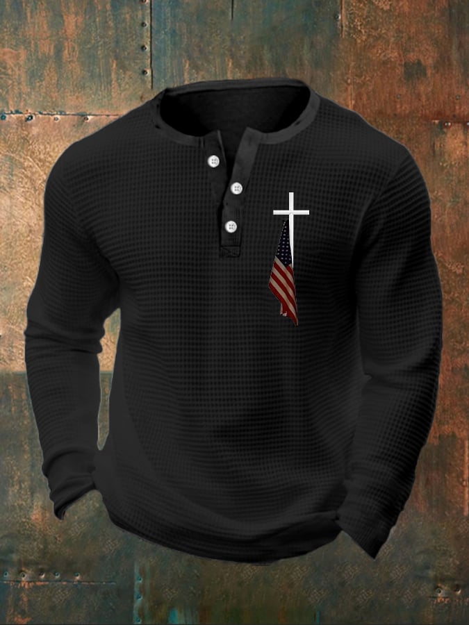 Camisa Flag Cross estampado Henley cuello para hombre