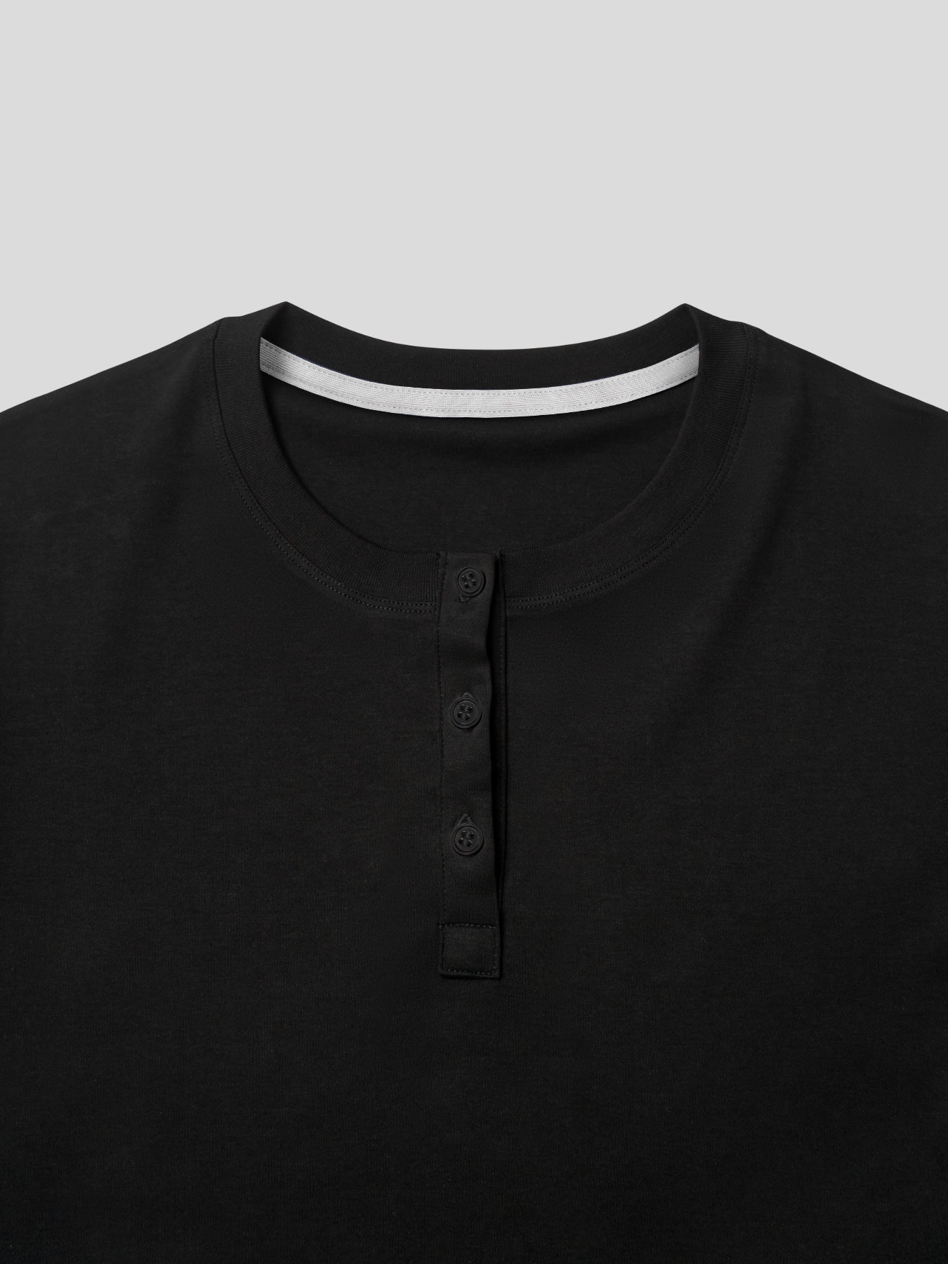 StaySmooth de manga larga Henley Drop-Cut Tee