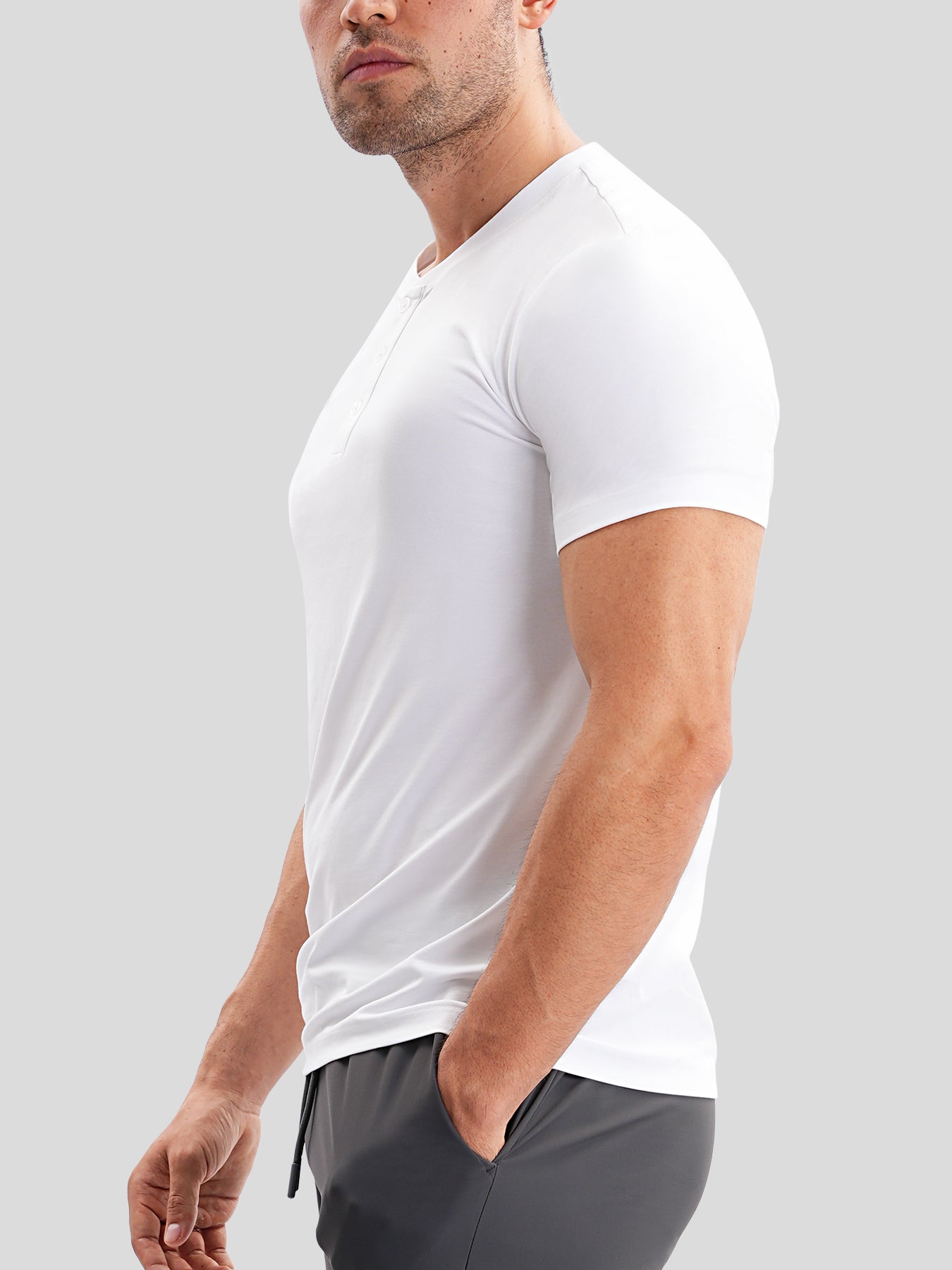 Camisa StayCool 2.0 de corte entallado Henley
