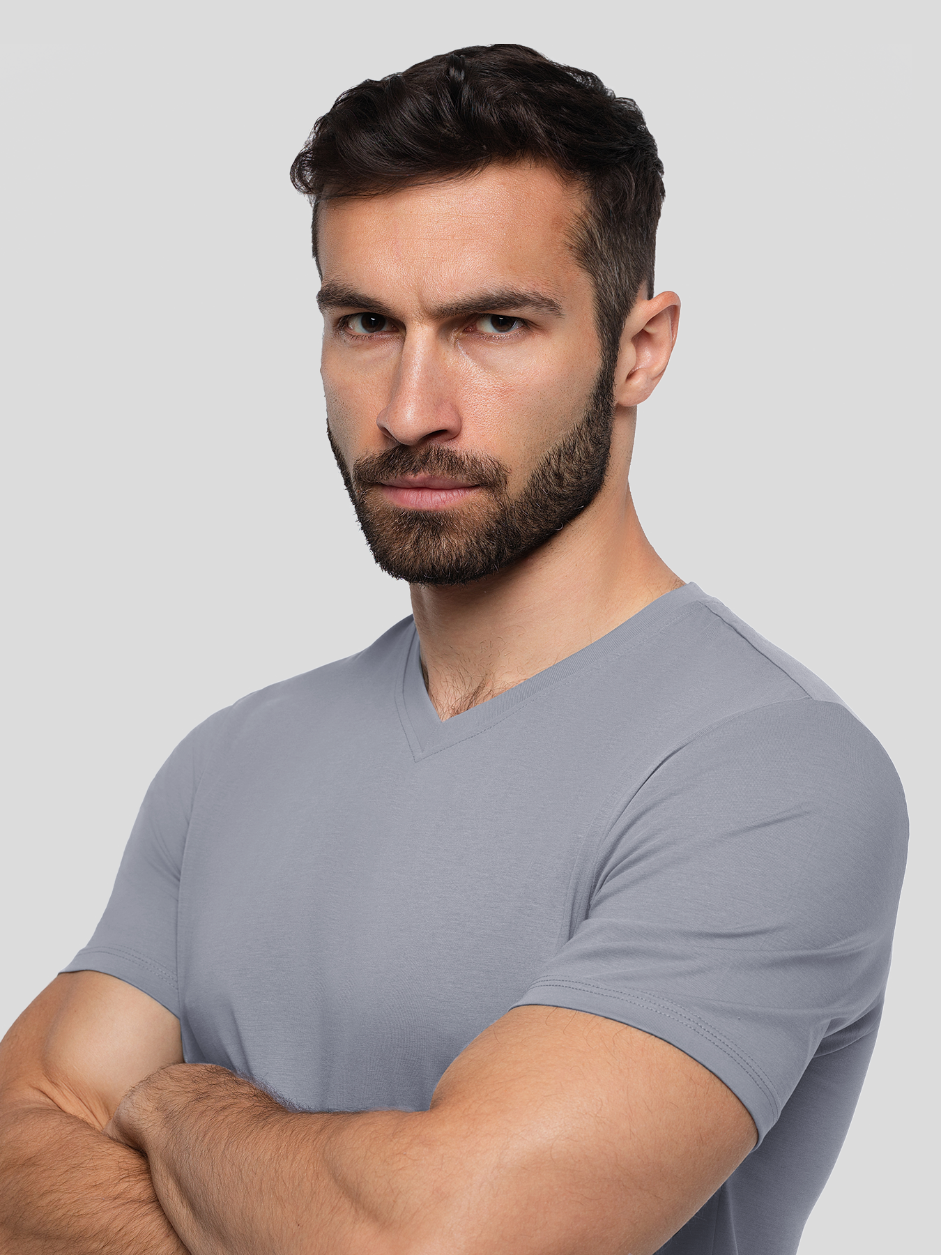 StayCool 2.0 V-neck Curve-Hem Tee: de corte entallado