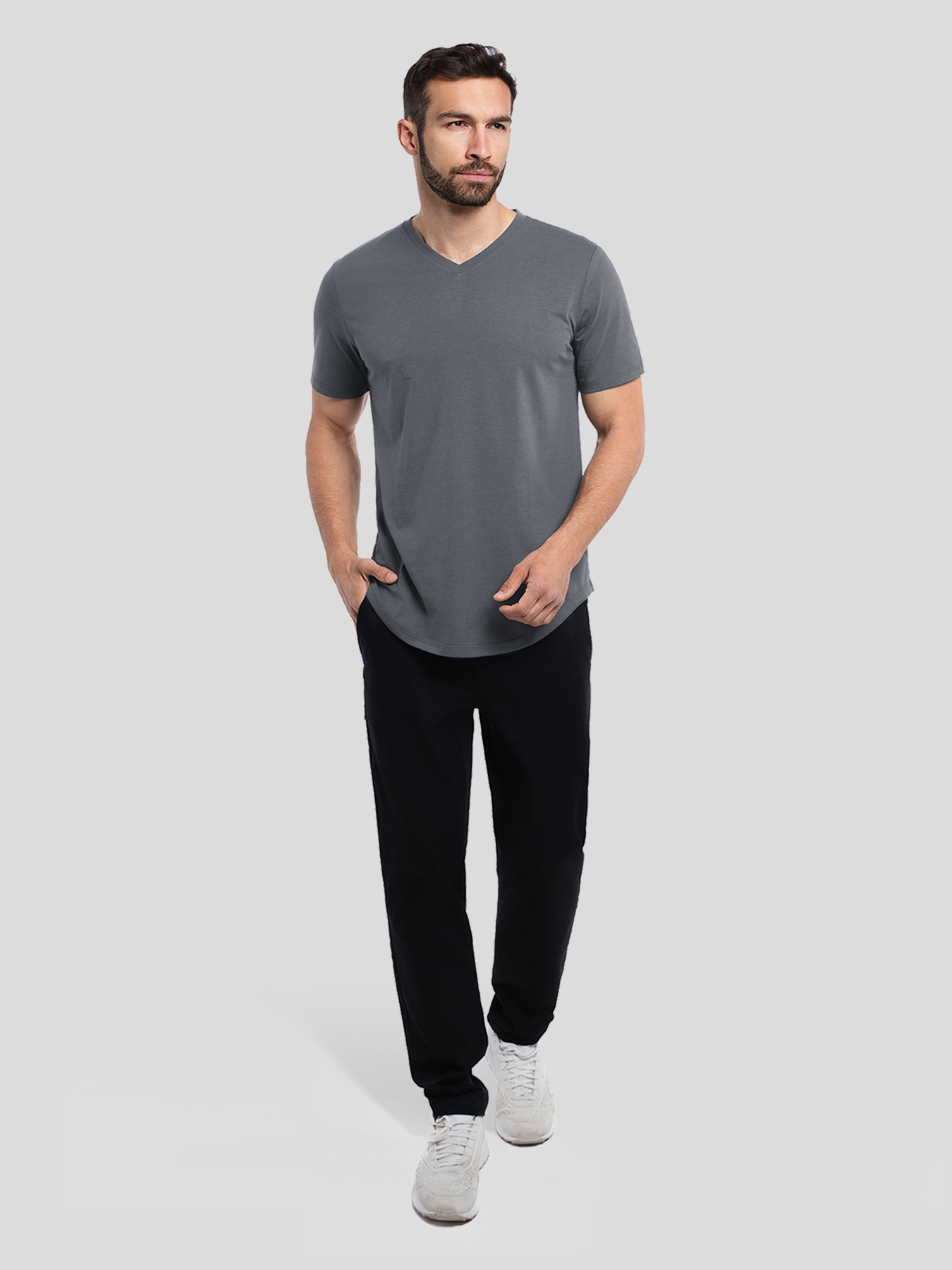 StayCool 2.0 V-neck Elongated Tee: de corte entallado