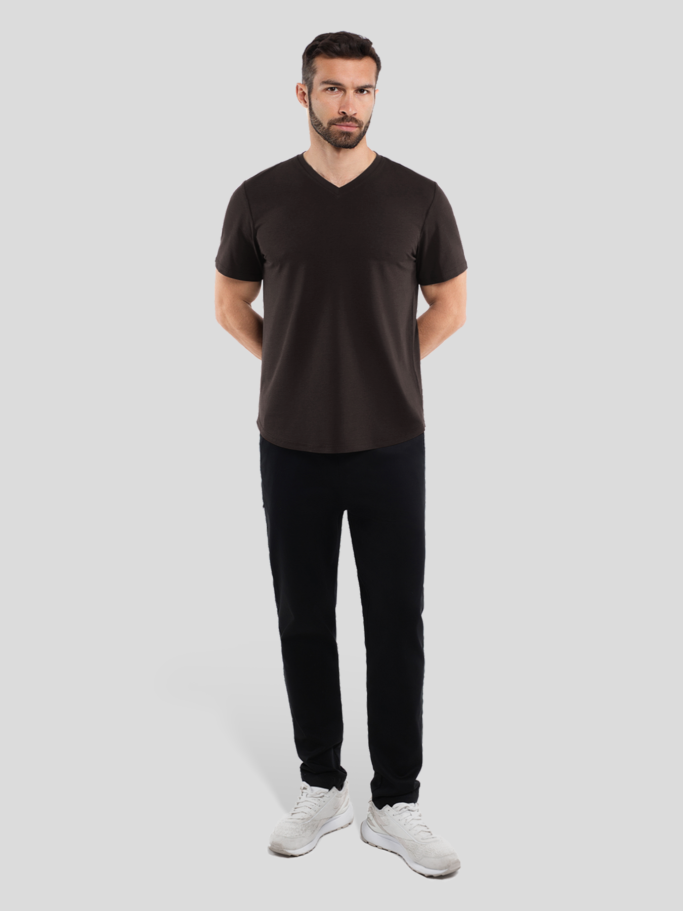 StayCool 2.0 V-neck Curve-Hem Tee: de corte entallado