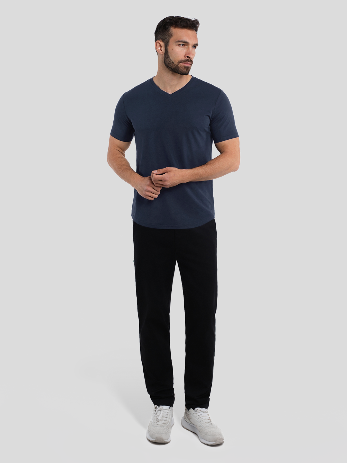 StayCool 2.0 V-neck Curve-Hem Tee: de corte entallado