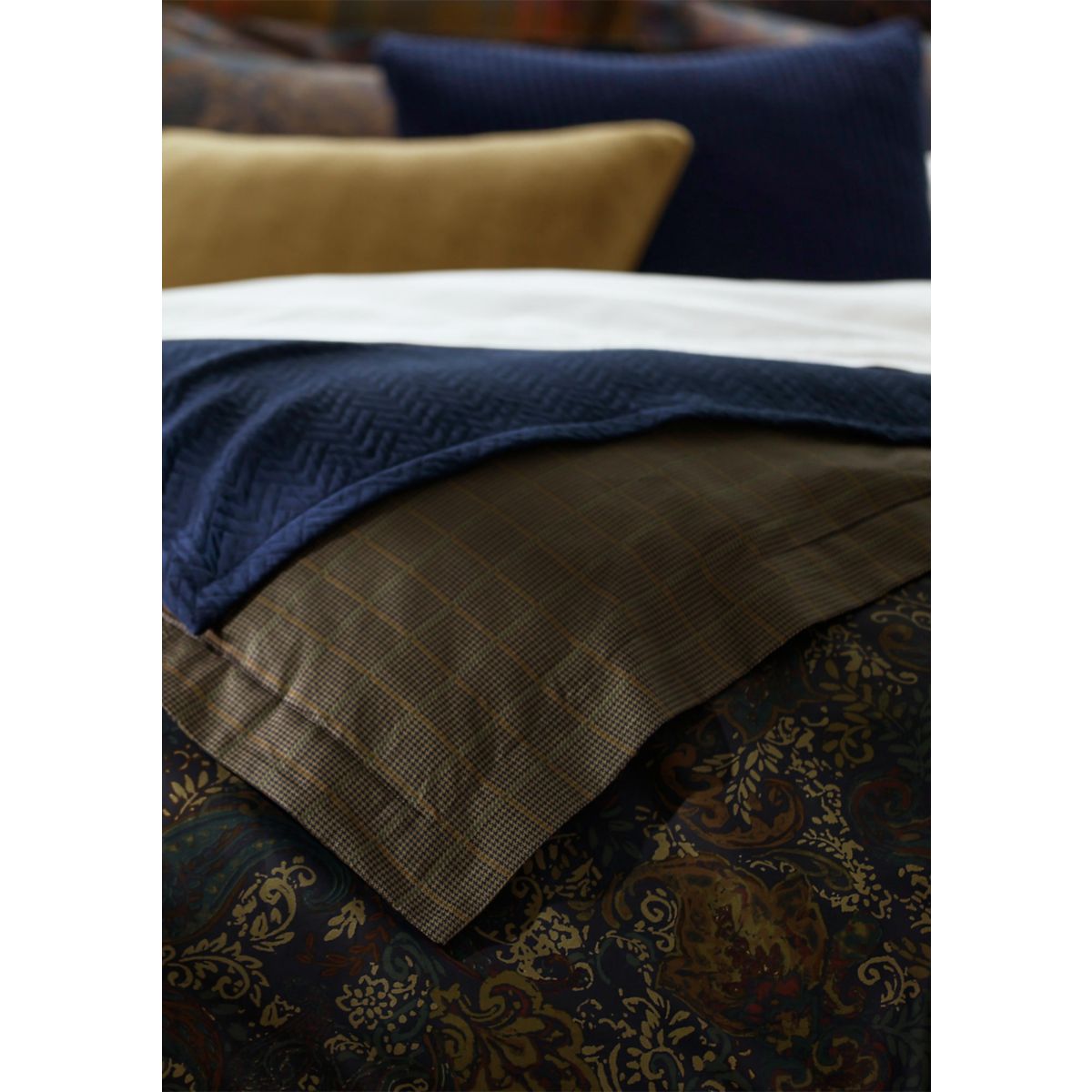 Henry Cotton Sateen Reversible Comforter Set - 4