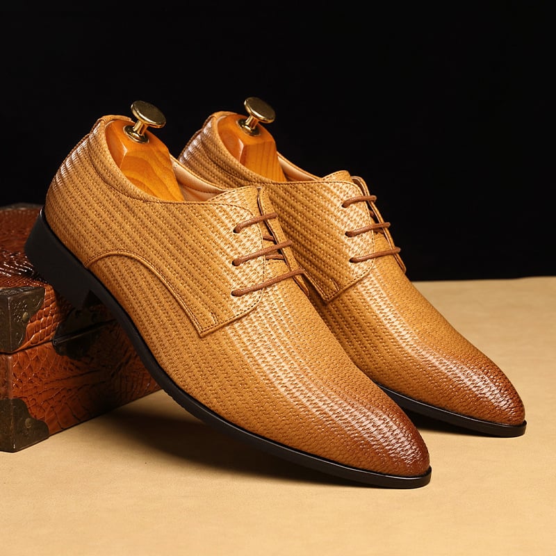 Zapatos de moda Embossed Pointed Toe Faux cuero para hombre
