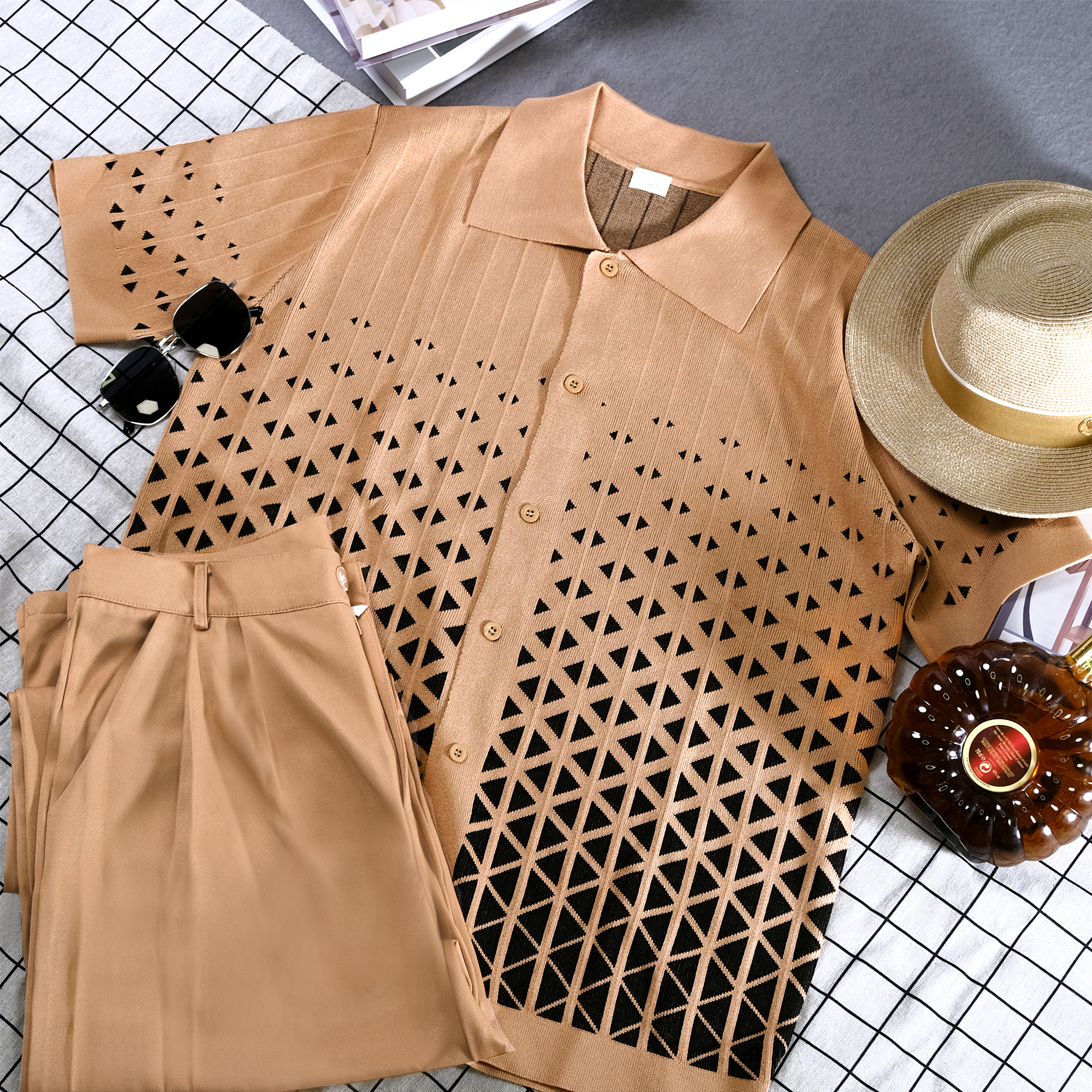 Cafe Criss-Cross Pattern Walking Suit de manga corta Set