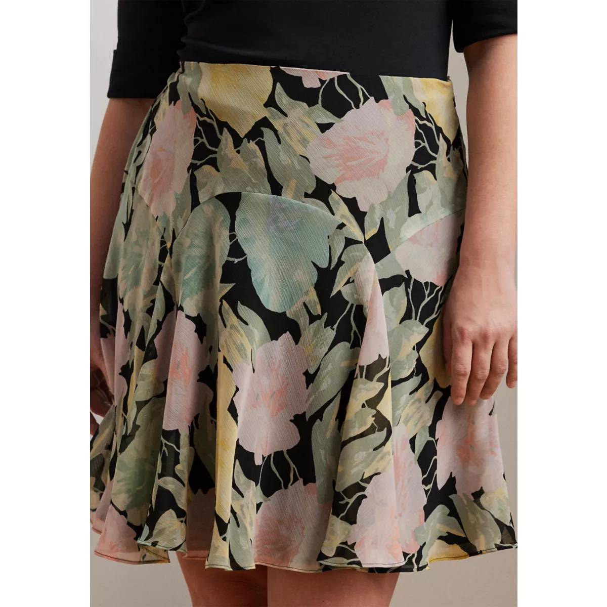 Plus Size Floral Crinkle Georgette Skirt - 3