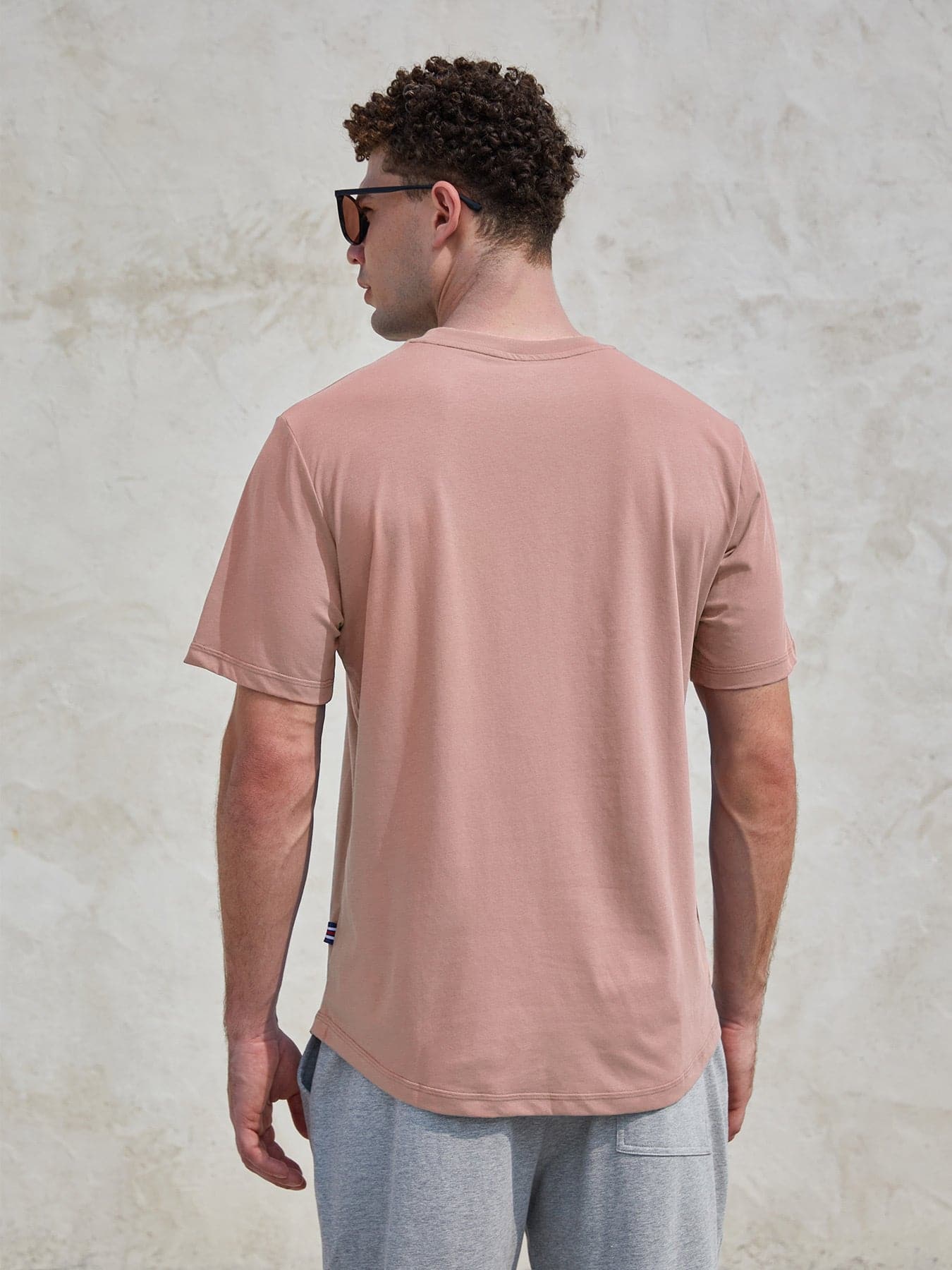 StayCool 2.0 Curve-Hem Tee: clásico Fit