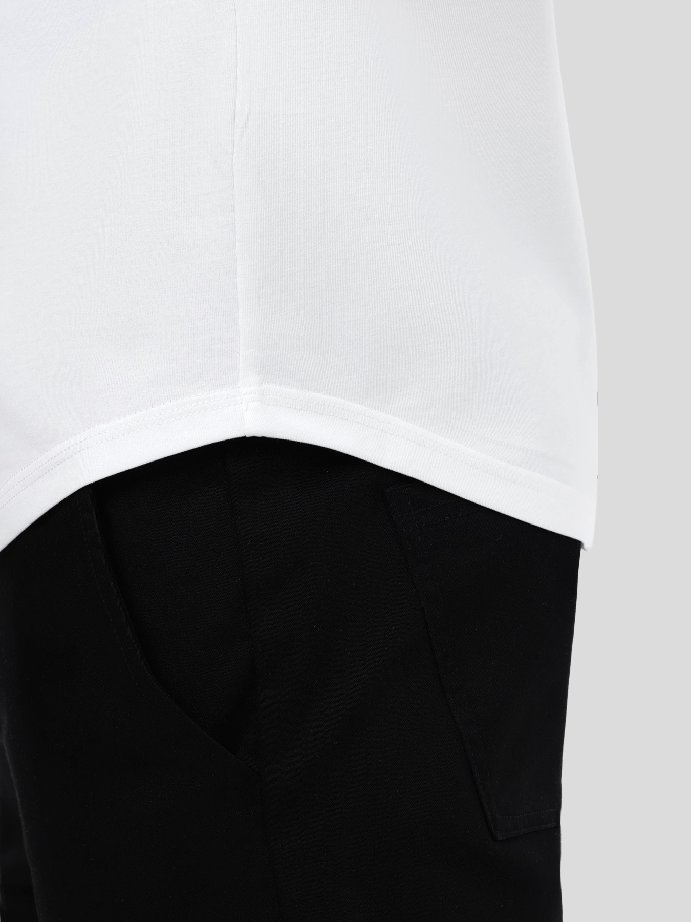 StayCool 2.0 V-neck Curve-Hem Tee: de corte entallado